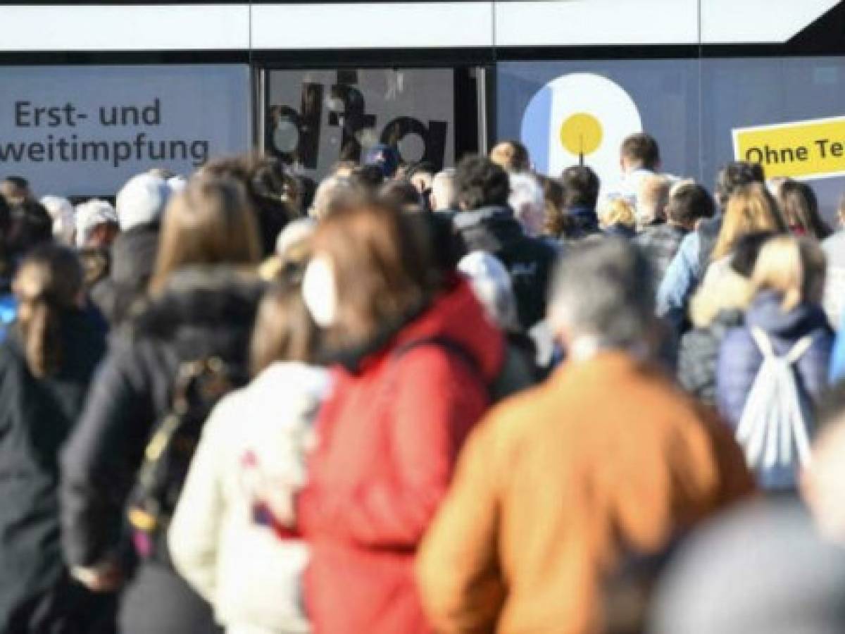 Alemania pide cancelar eventos masivos ante repunte de casos COVID