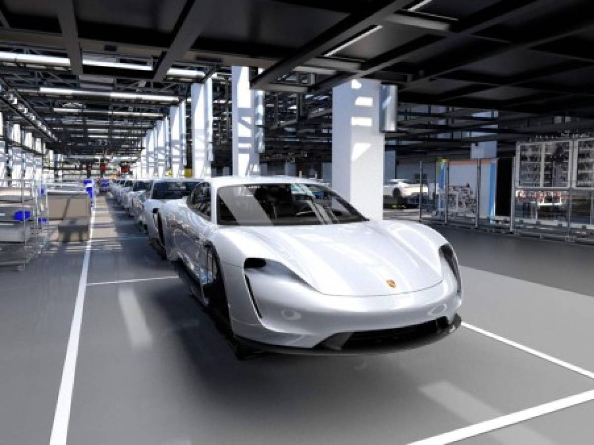 Porsche comienza la era eléctrica con el nuevo Taycan