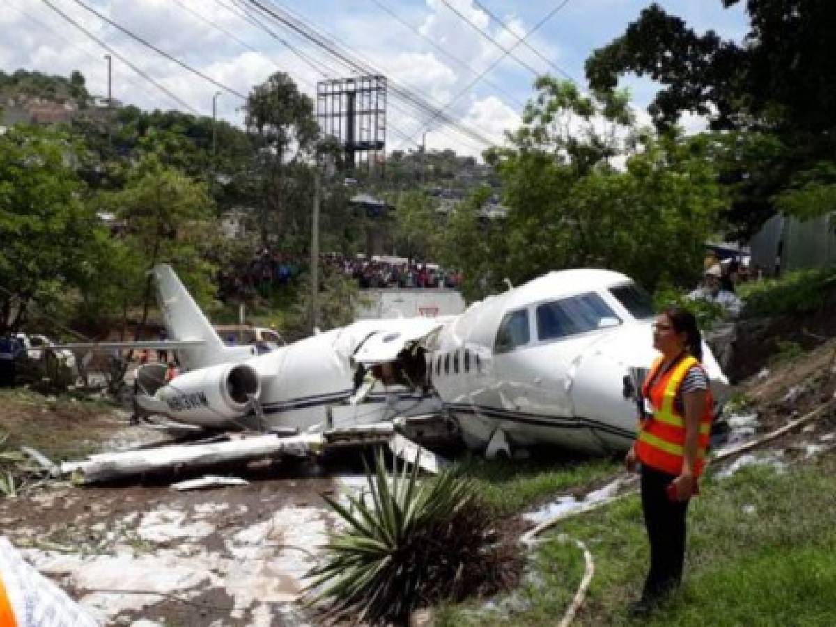 ¿Por qué Honduras sigue teniendo uno de los aeropuertos más peligrosos del mundo? (Y cómo va a solucionarlo)