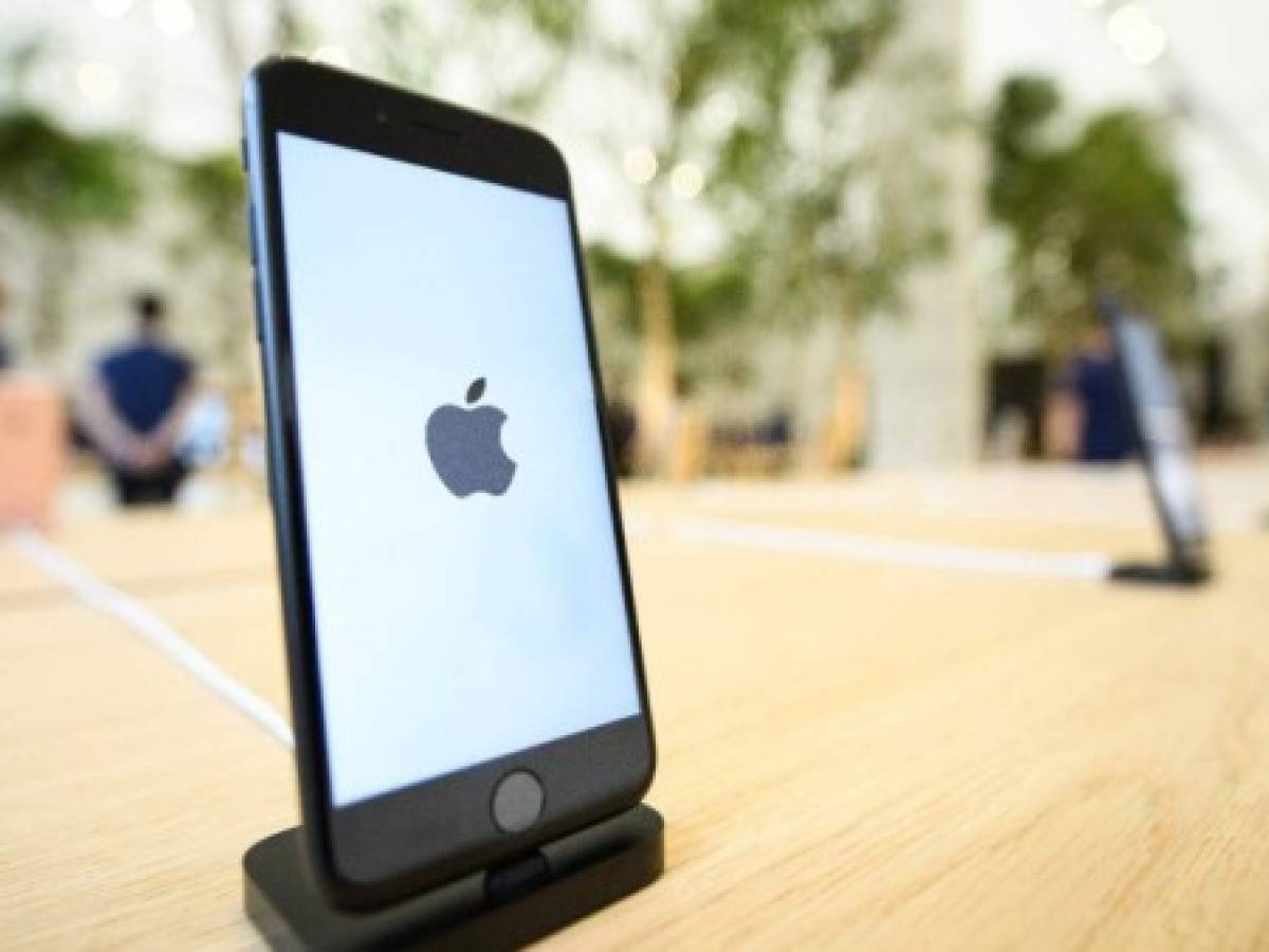 Apple presenta su iPhone de lujo para celebrar el décimo aniversario