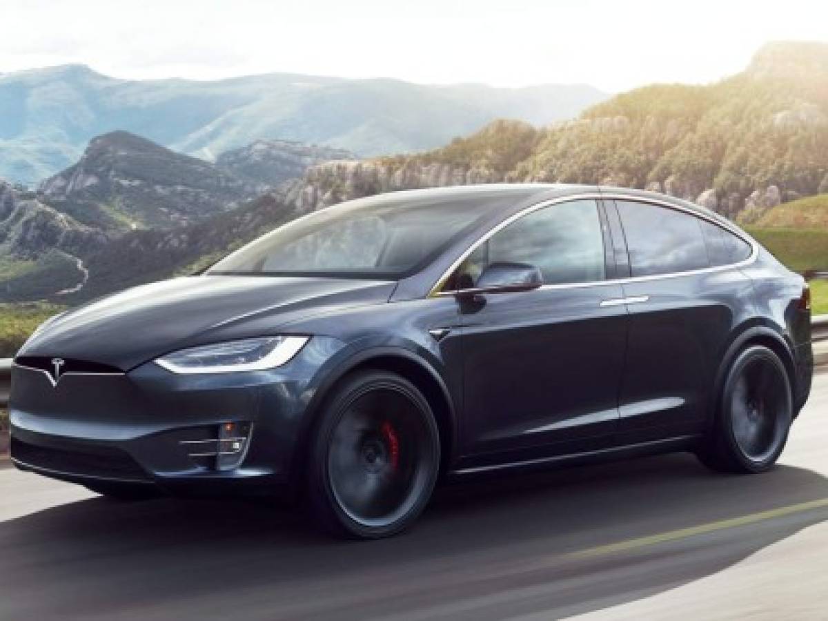 Tesla dice que el piloto automático estaba activo durante accidente fatal en EEUU