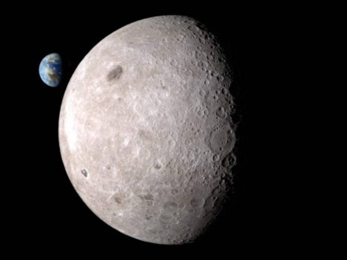 China lanza primer satélite para explorar el lado oculto de la luna