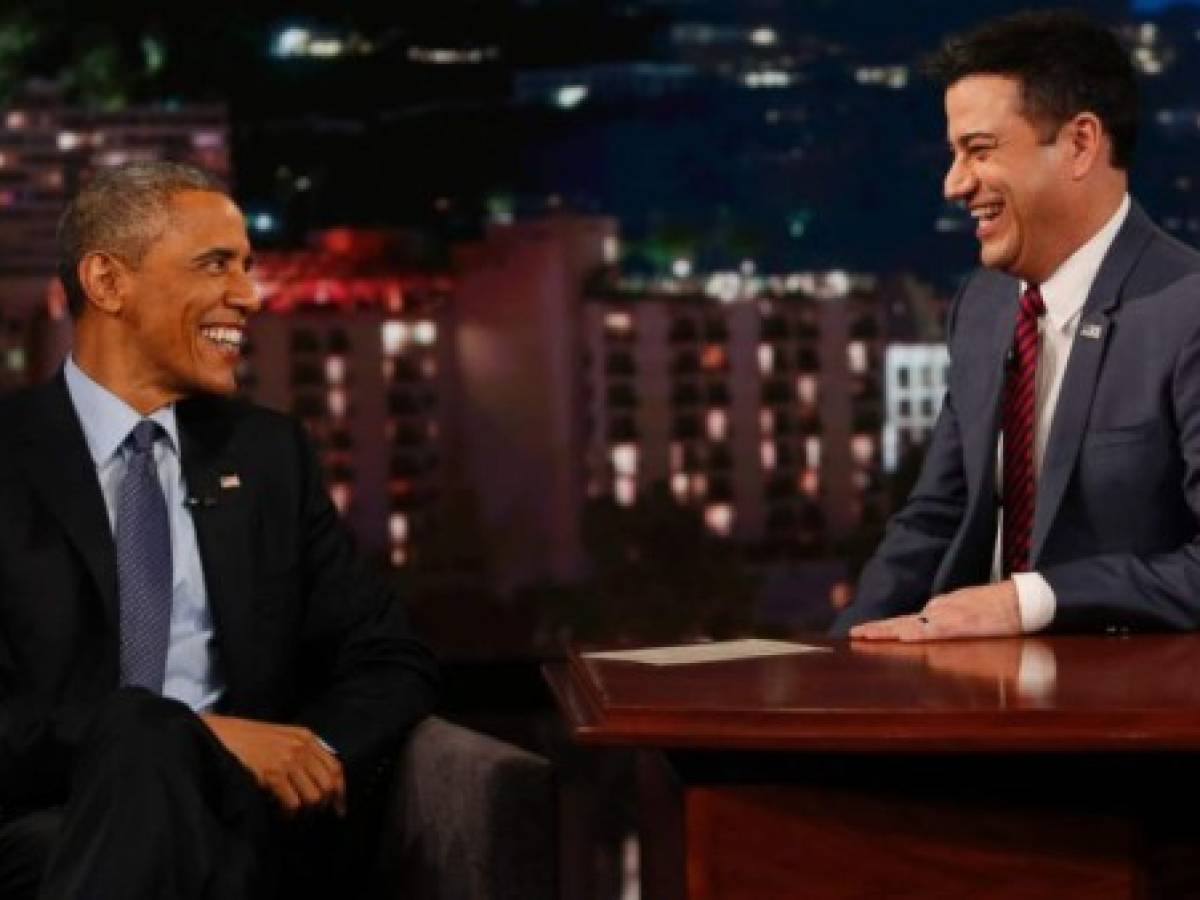 Obama sabe reírse de sí mismo: Twitter lo ayuda