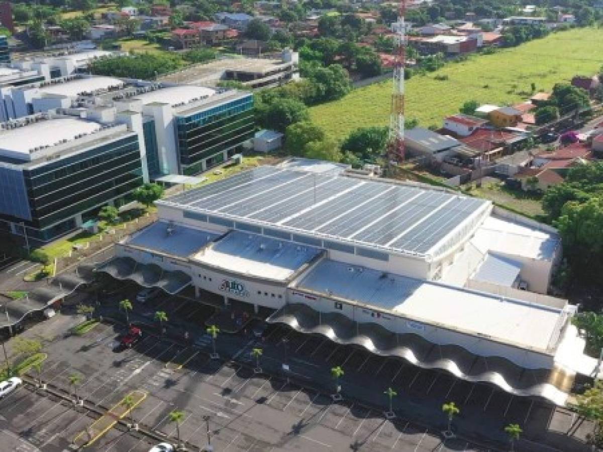 Costa Rica: Auto Mercado incorpora energía con luz solar en centros de operación