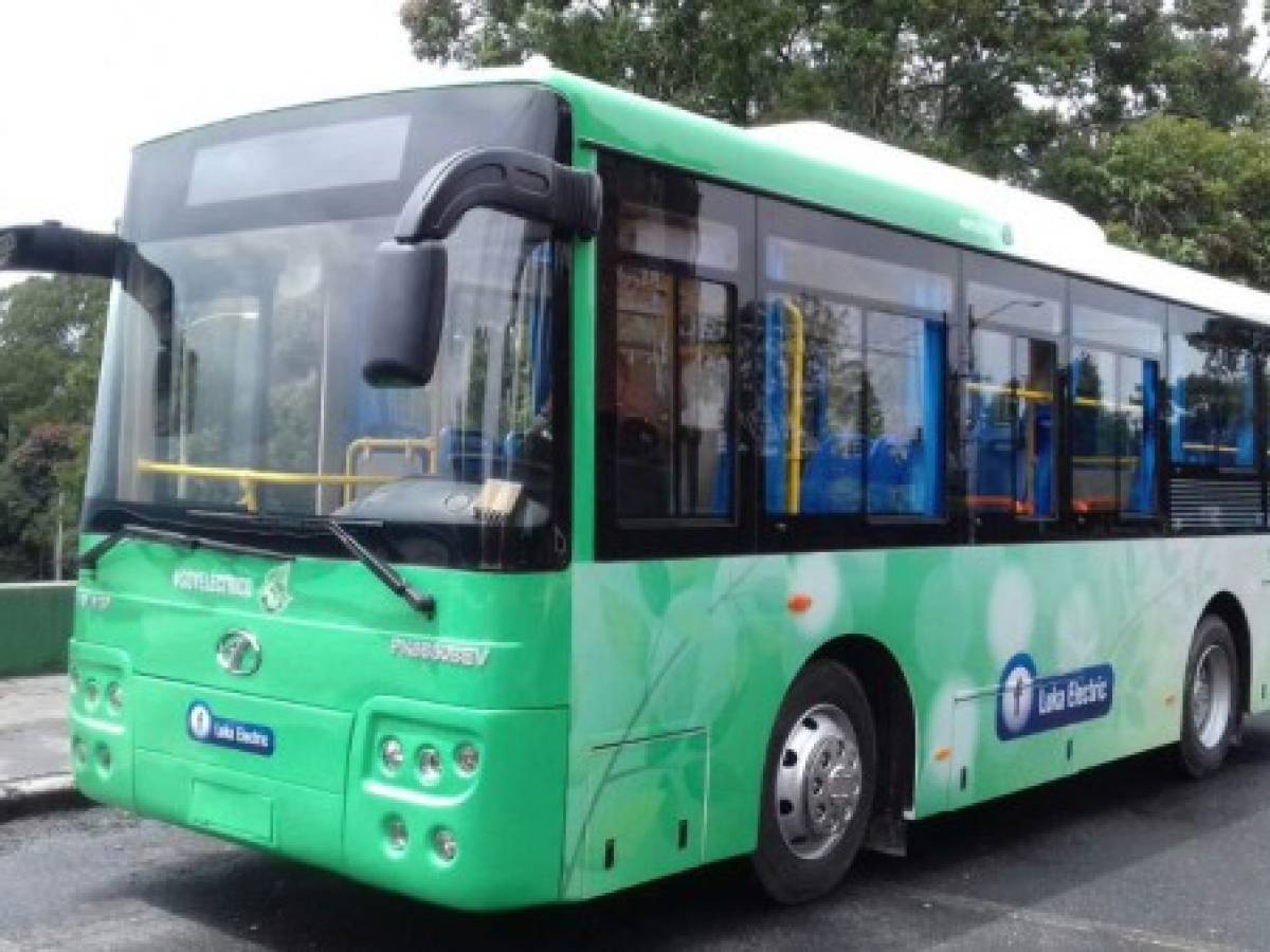 Primer bus eléctrico de Guatemala ya realiza pruebas en las calles de la capital