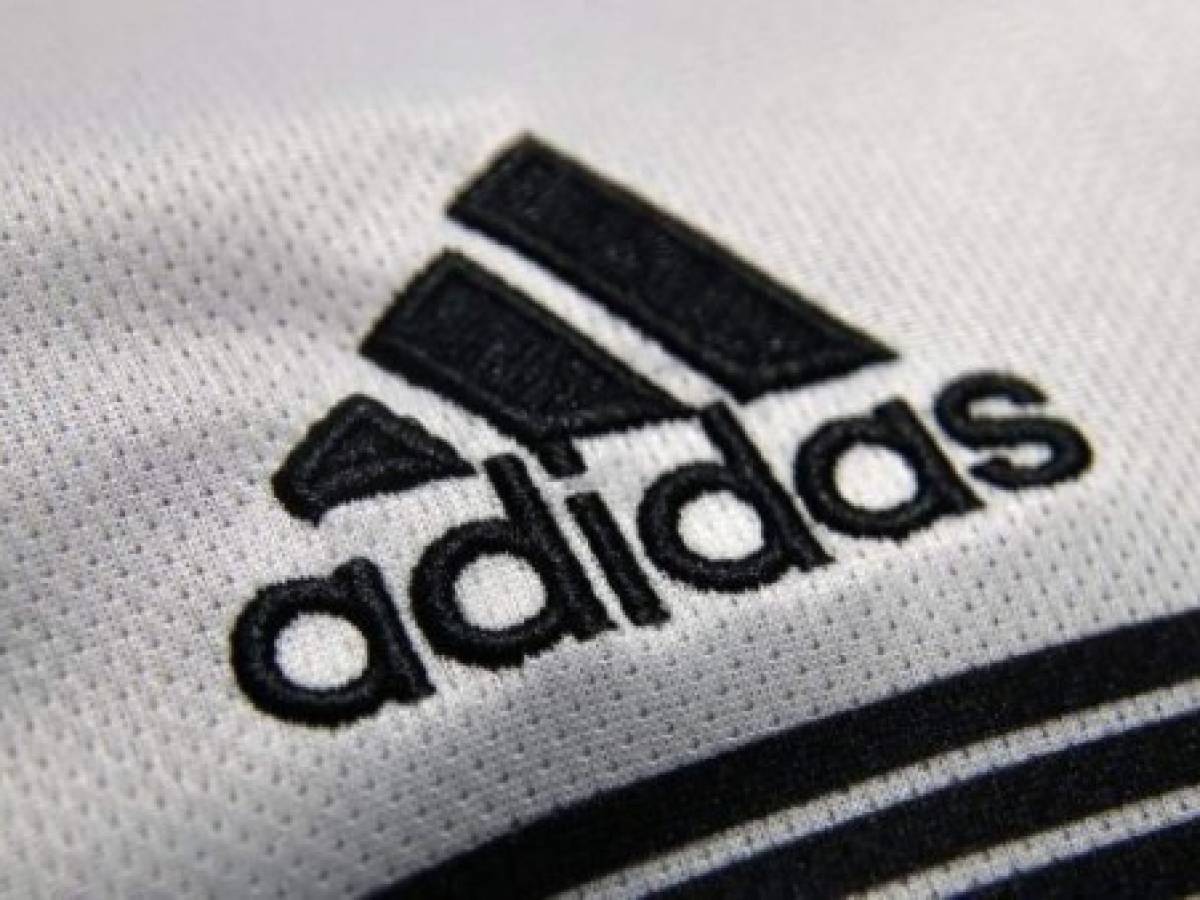 Adidas se enfrenta a acusaciones de racismo de trabajadores en Estados Unidos
