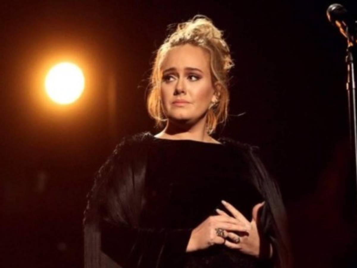 Otra versión de por qué Adele suspendió temporada en Las Vegas