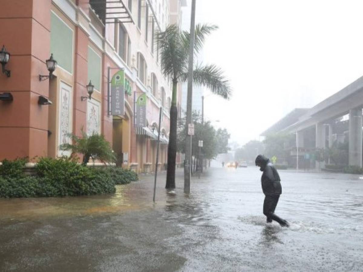 'Irma' se degrada a tormenta tropical mientras cruza Florida