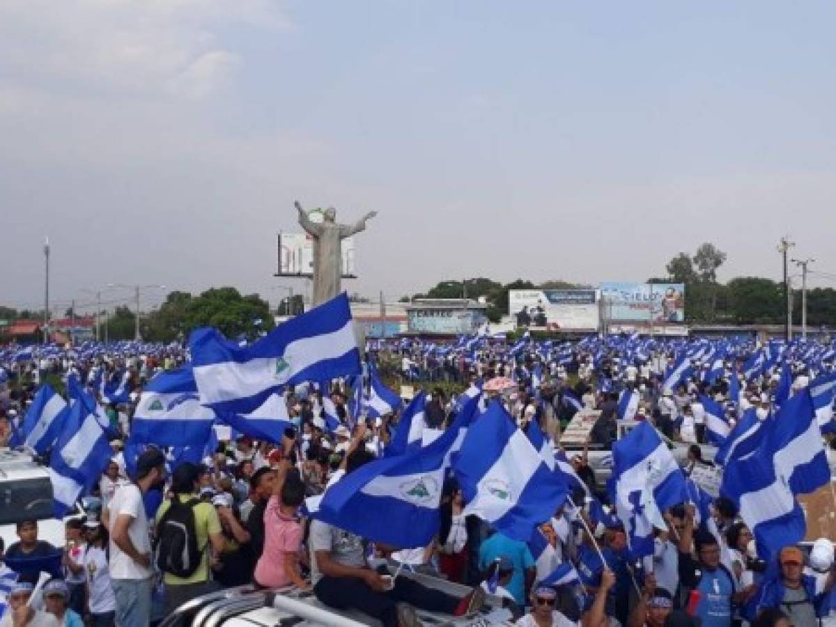 Cuatro heridos tras masiva marcha contra Ortega en Nicaragua