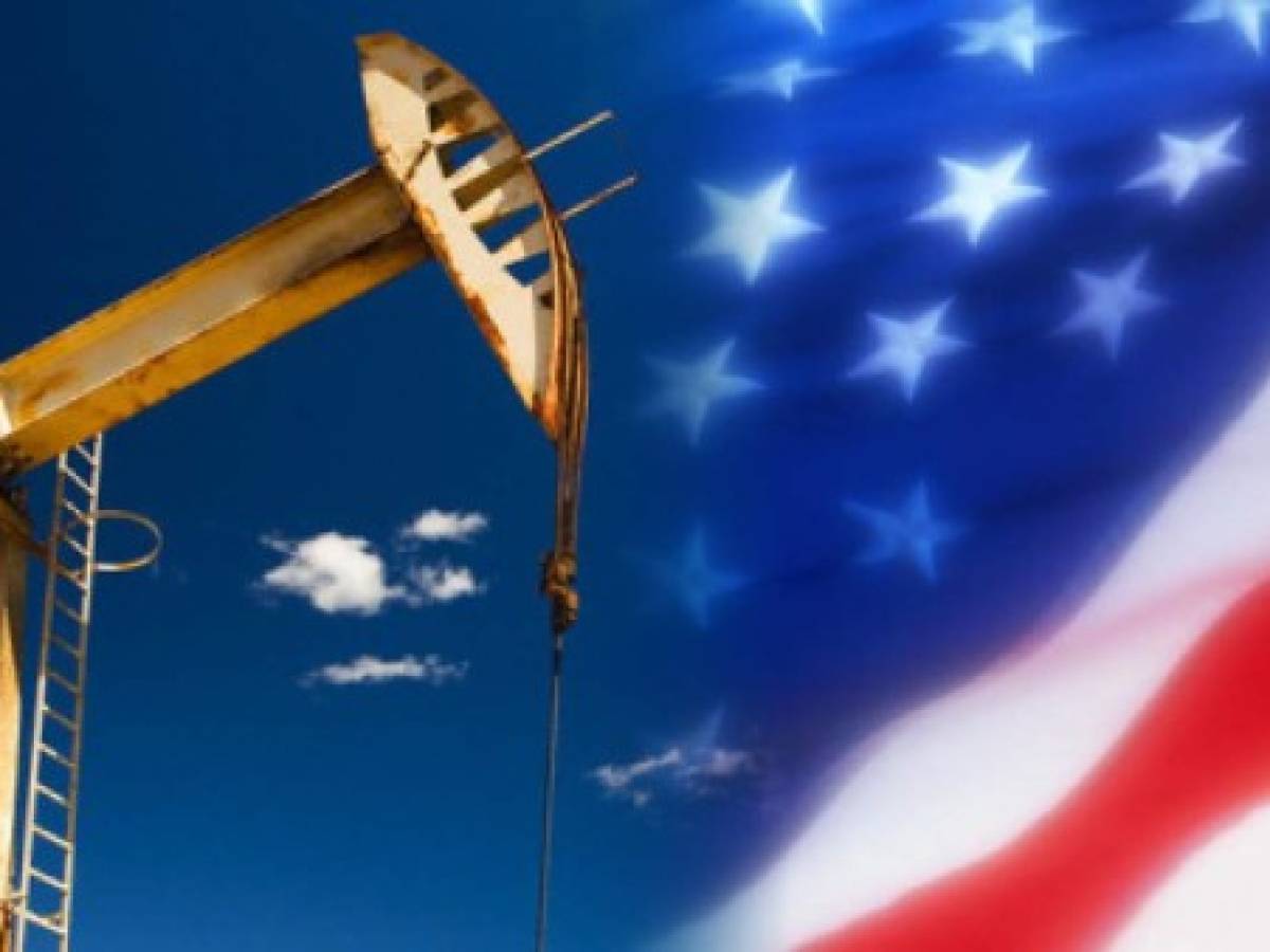 EE.UU. aumentó stocks de crudo y bajó levemente su producción