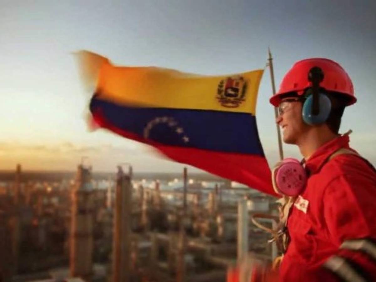 Venezuela compra 25% de petrolera de Antigua y Barbuda