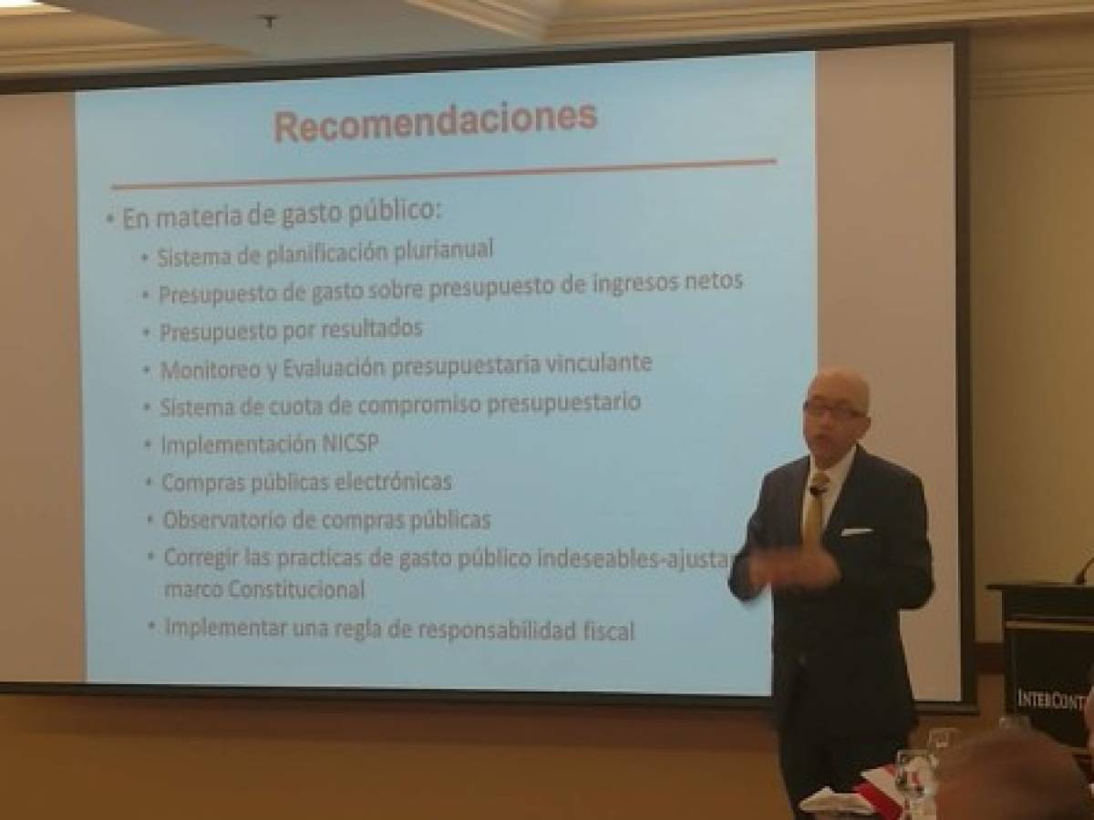 El Salvador a contrarreloj para solucionar sus problemas fiscales