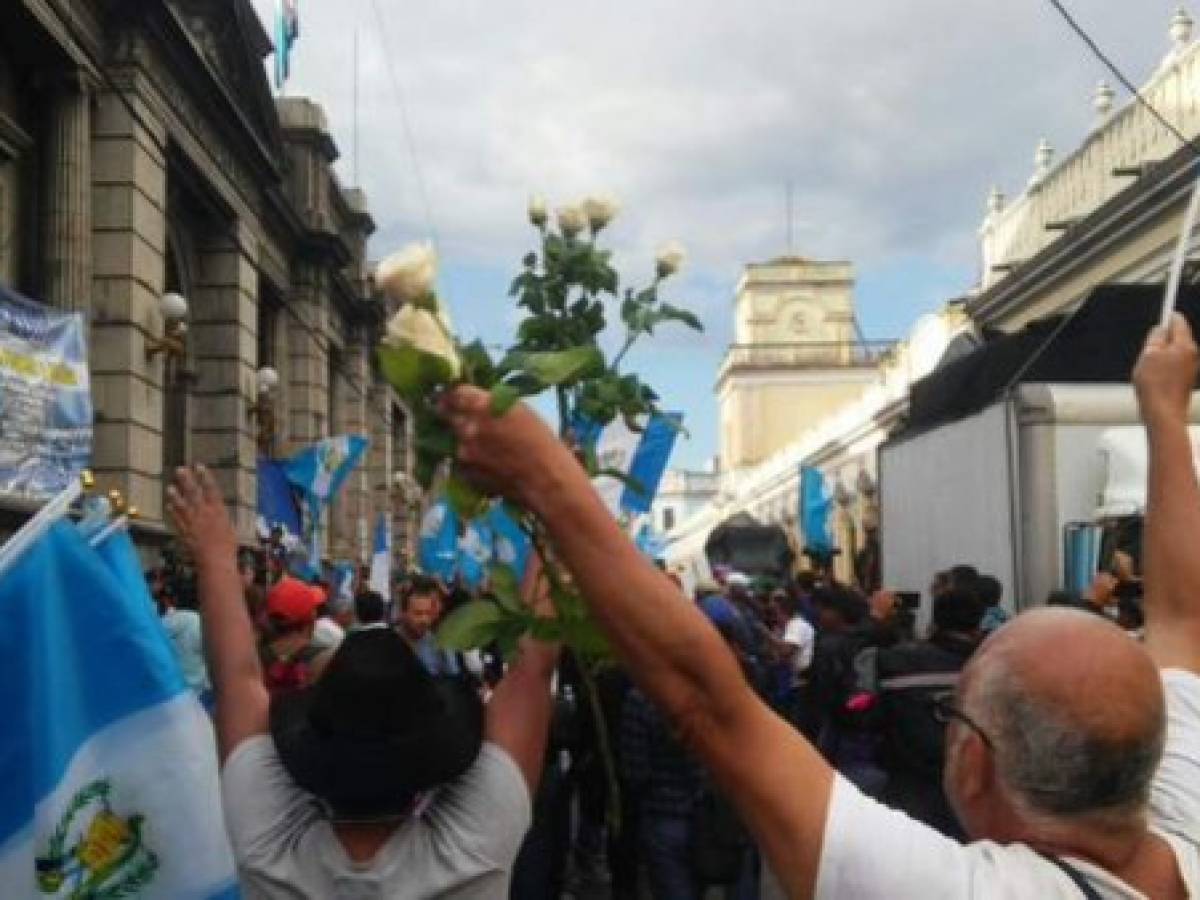 Guatemala: Otto Pérez Molina sin inmunidad y población celebra en la calle