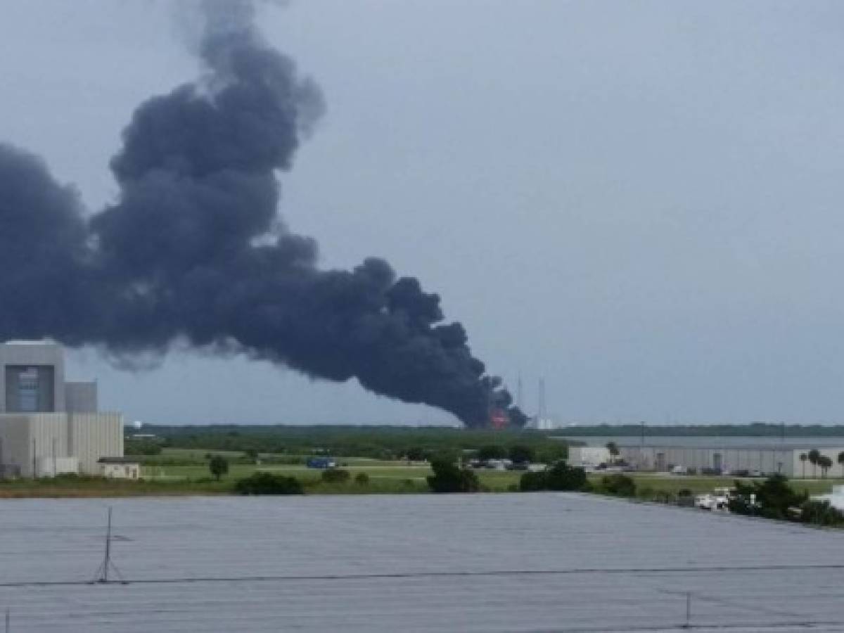 Un cohete de SpaceX hace explosión durante una prueba