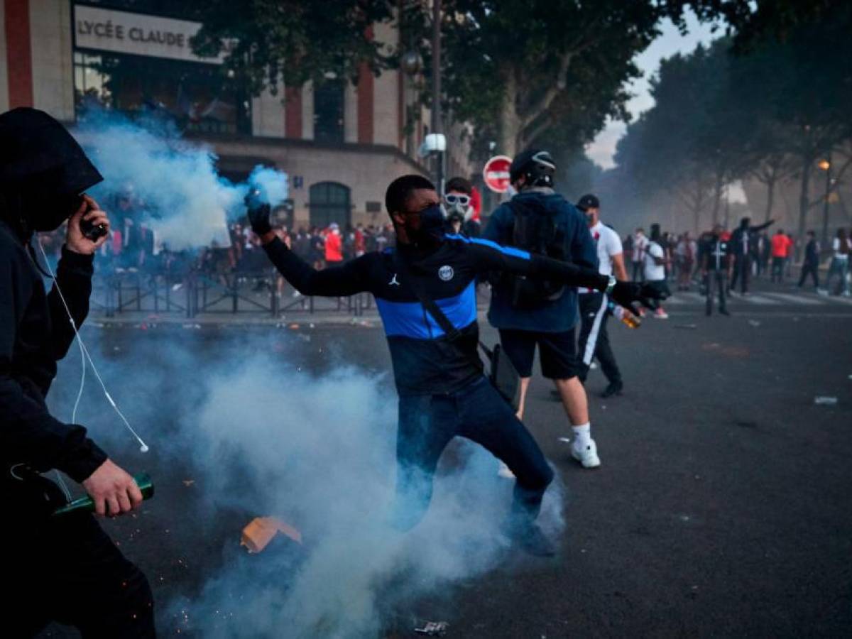 Caos en los accesos al Stade de France e ‘intrusos’ dispuestos a todo