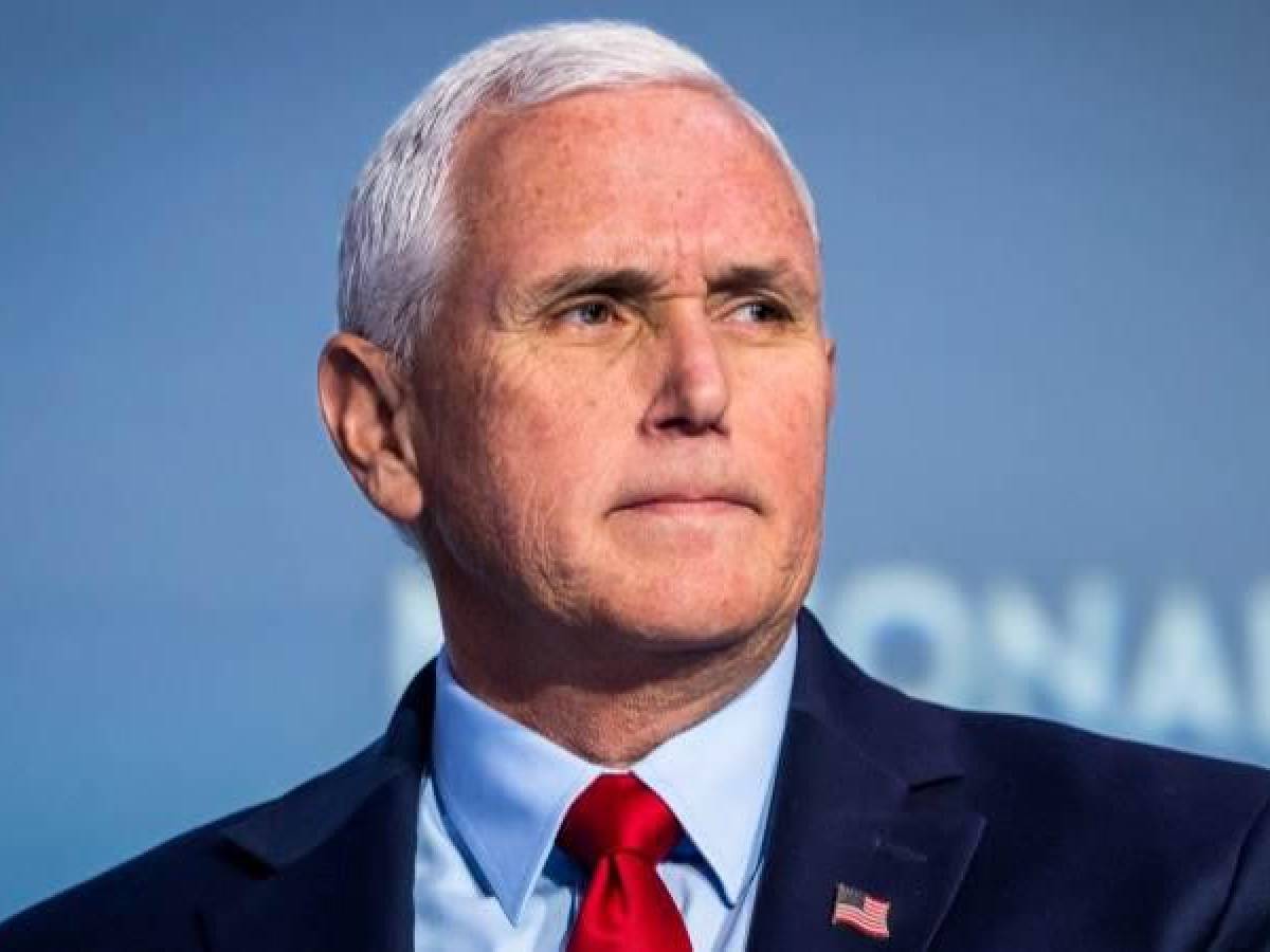 Mike Pence desafía a Donald Trump y se lanza a la competencia por la Casa Blanca