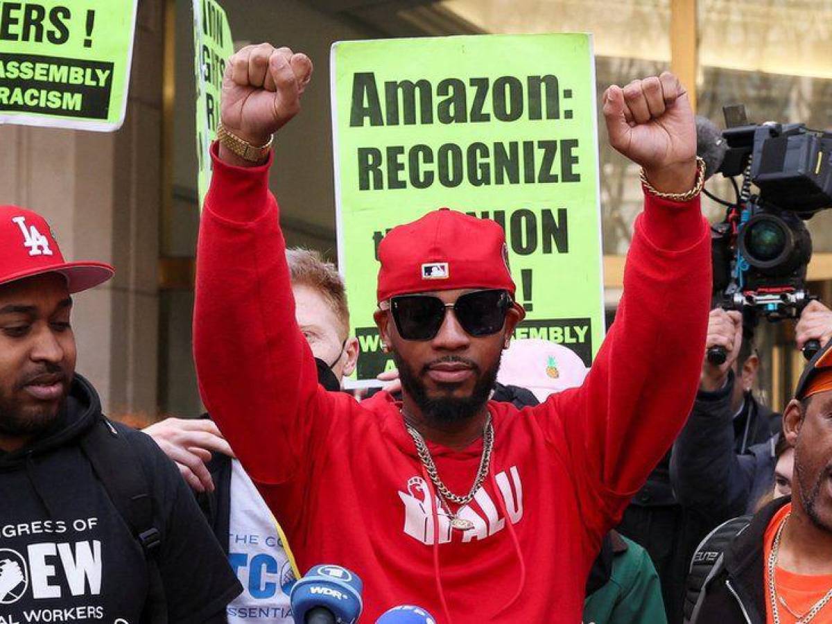 Trabajadores aprueban en Nueva York el primer sindicato de Amazon en EEUU