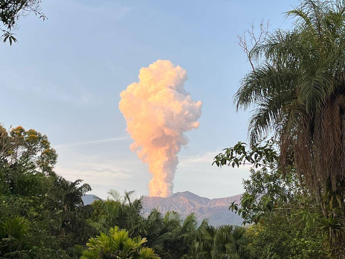 Costa Rica eleva alerta por volcán Rincón de la Vieja