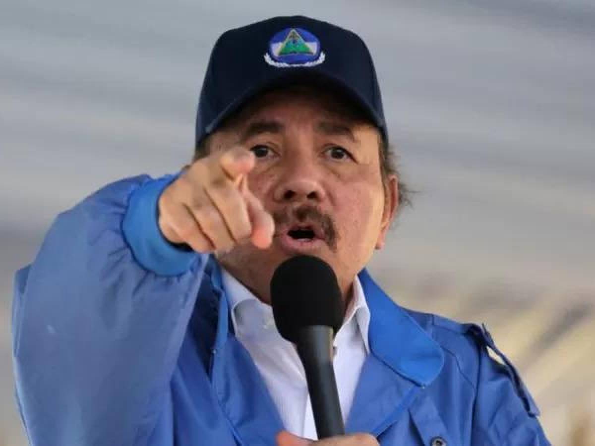 Ortega arremete contra Argentina por retener avión venezolano a pedido de EEUU