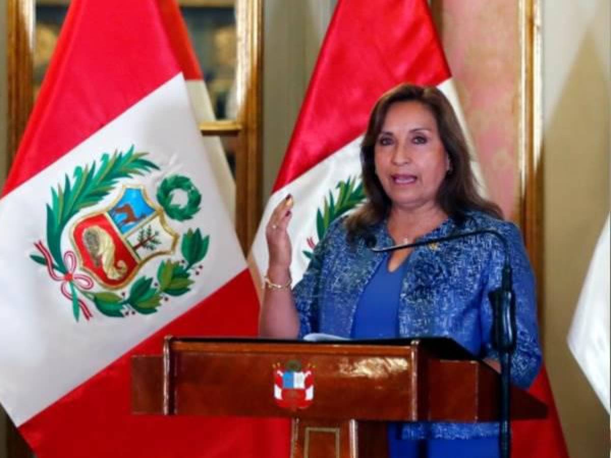 Fiscalía de Perú reprograma la citación a la presidenta