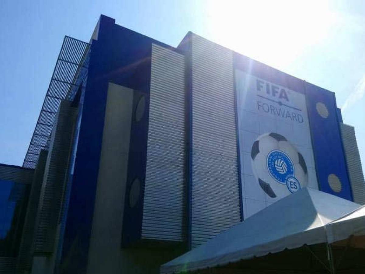 FIFA nombra comité de regularización de Federación salvadoreña