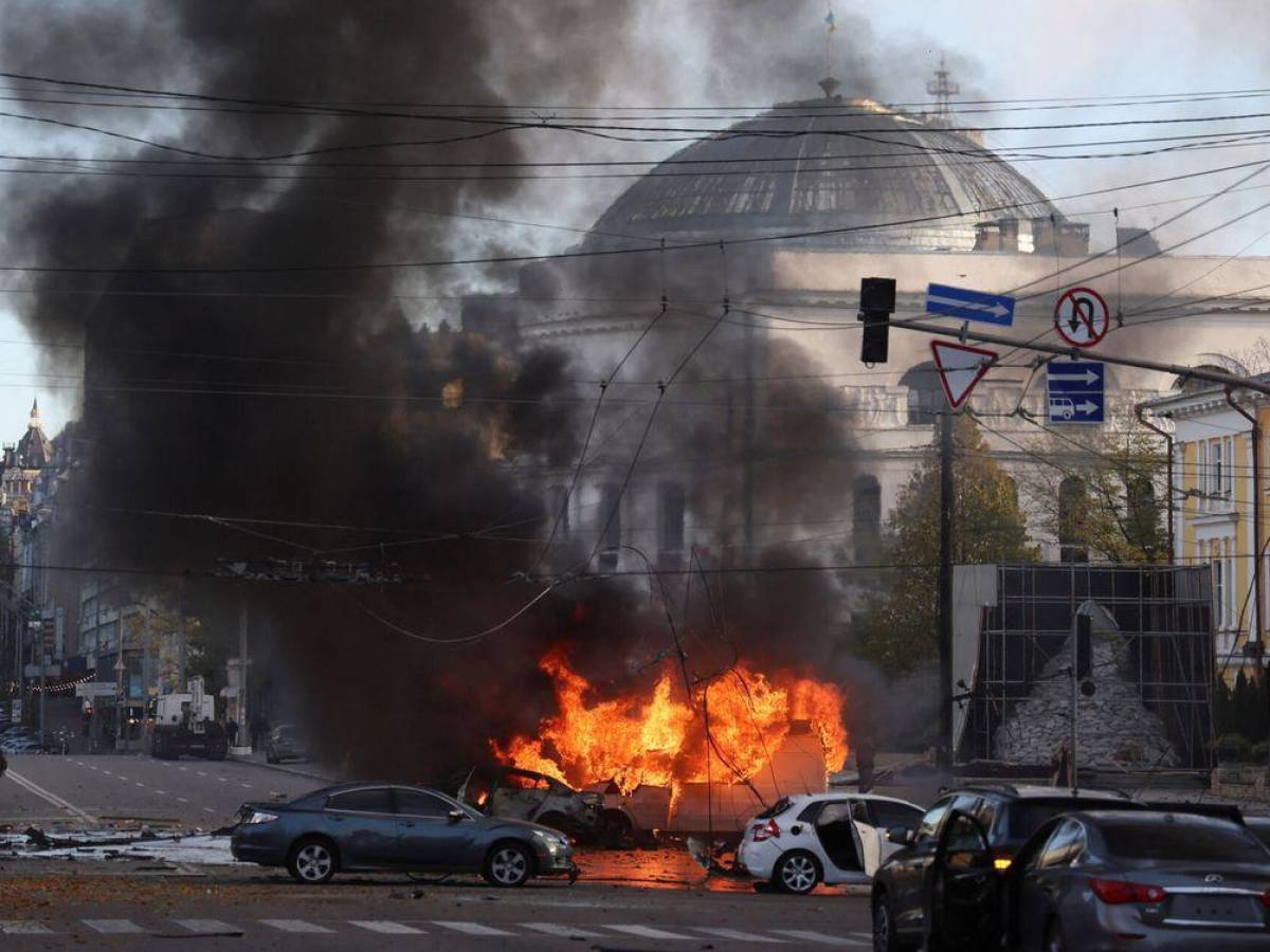 EEUU pide a sus ciudadanos abandonar Ucrania tras los últimos bombardeos de Rusia