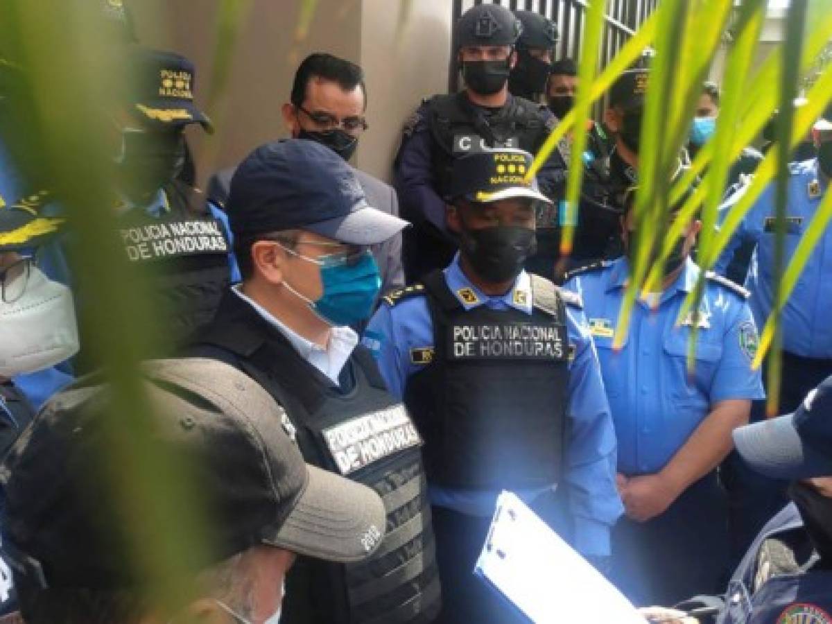Expresidente Hernández se entrega tras pedido de extradición de EEUU