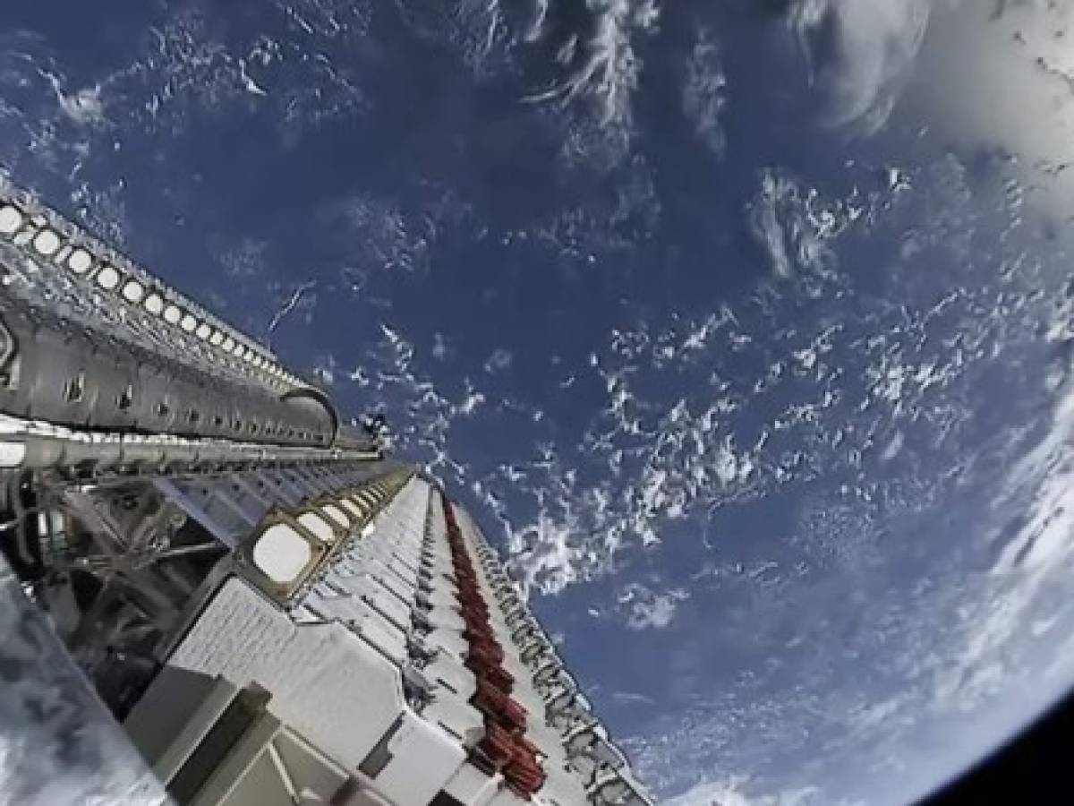 SpaceX pone en el espacio otros 58 satelites Starlink