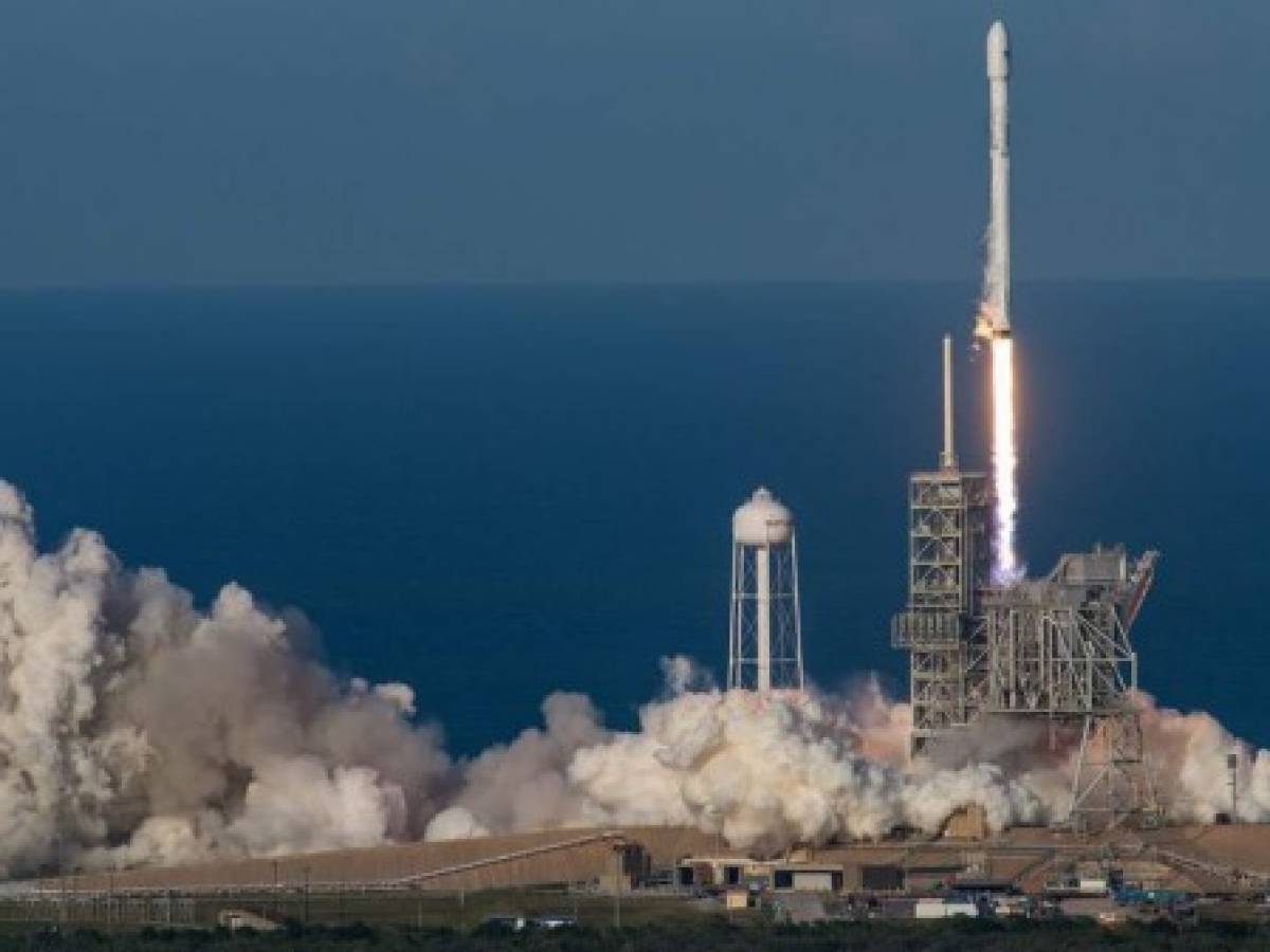 SpaceX revoluciona los viajes espaciales con cohete reciclado