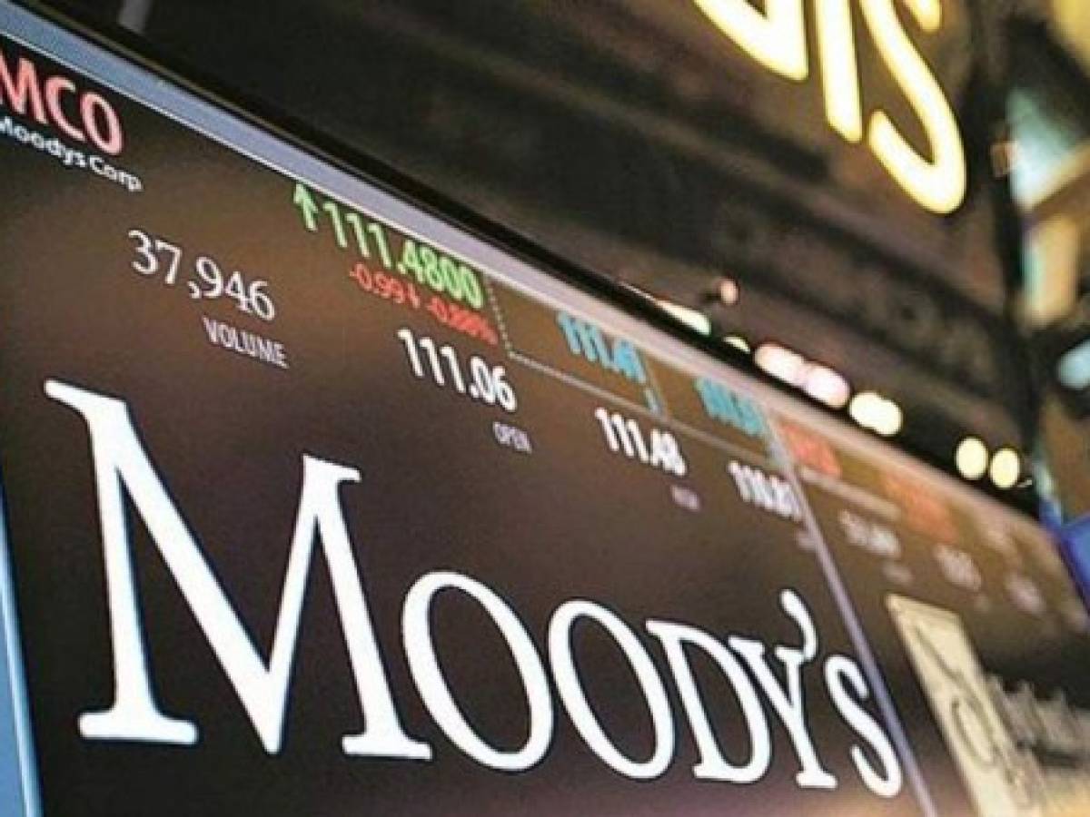 El Salvador: Moody's advierte que sin acuerdo con el FMI se elevan los riesgos de liquidez