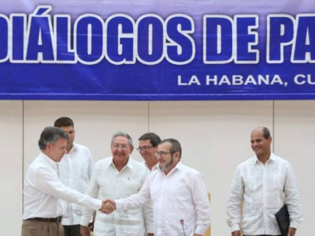 Santos exige a FARC 'fecha fija' de desarme para firmar paz