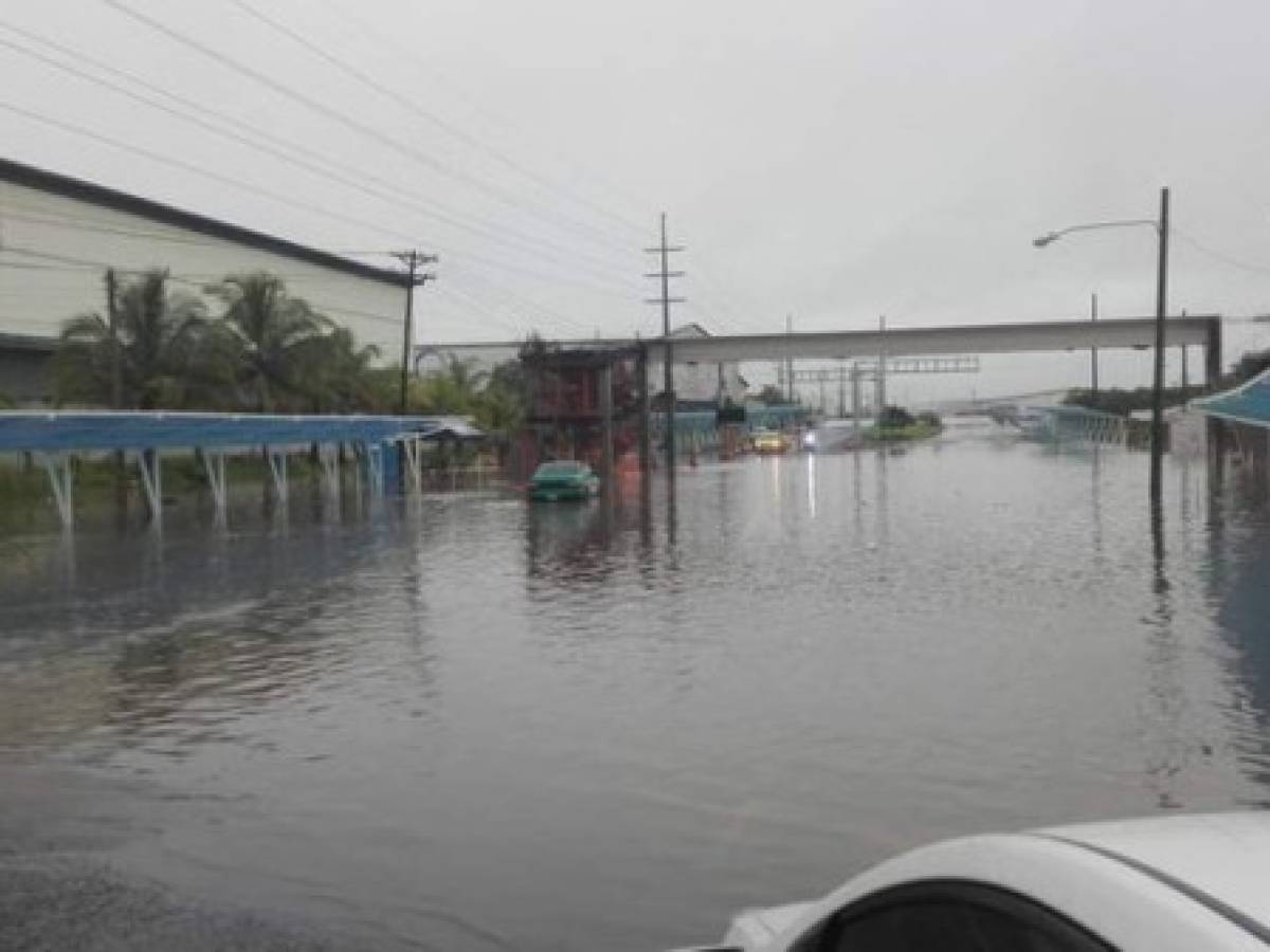 Zona Libre de Colón está paralizada por inundaciones