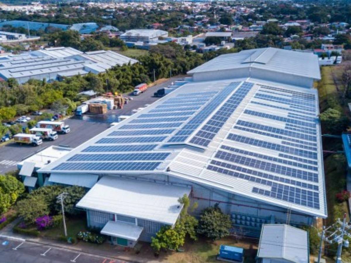 Costa Rica: Auto Mercado incorpora energía con luz solar en centros de operación