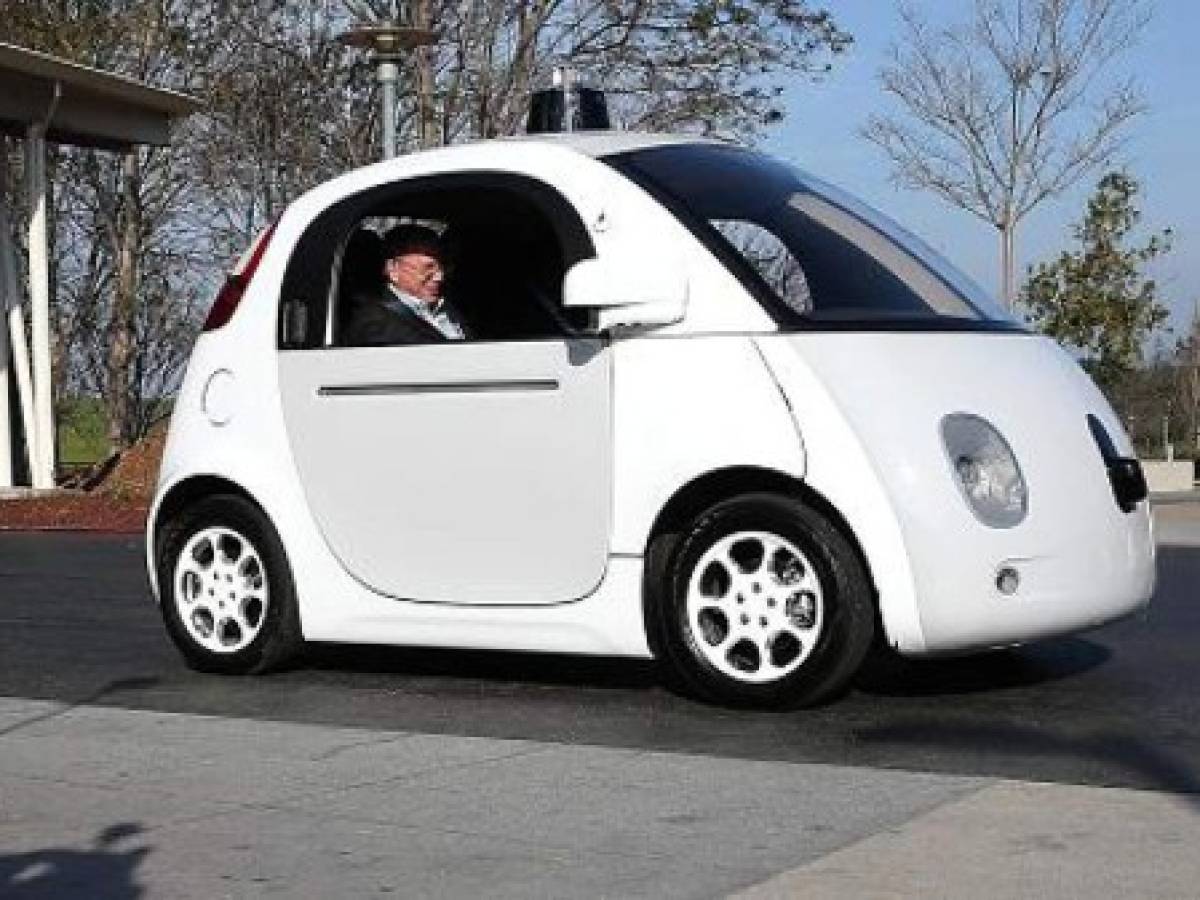 Google trabaja en el reparto de mensajería a domicilio con camiones de auto-conducción