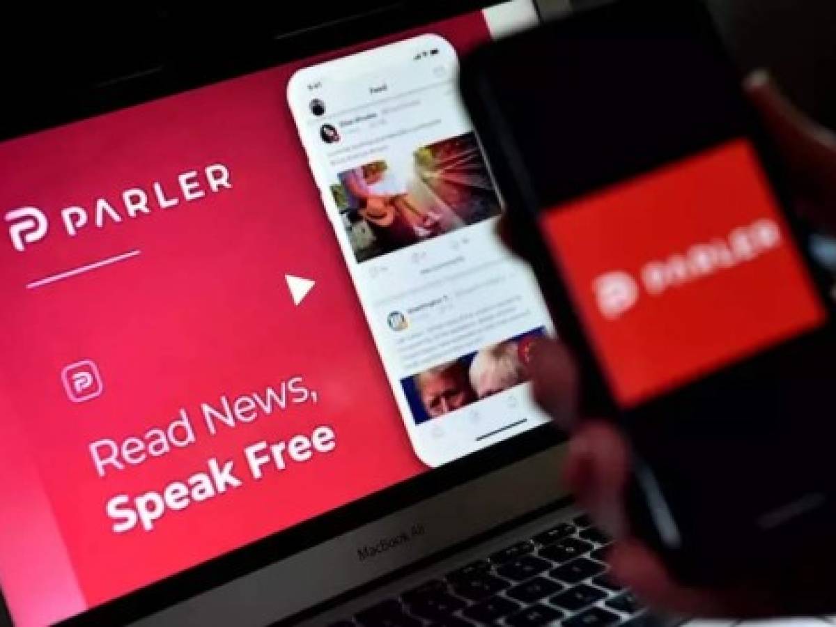 La red social Parler vuelve a la tienda de aplicaciones de Apple