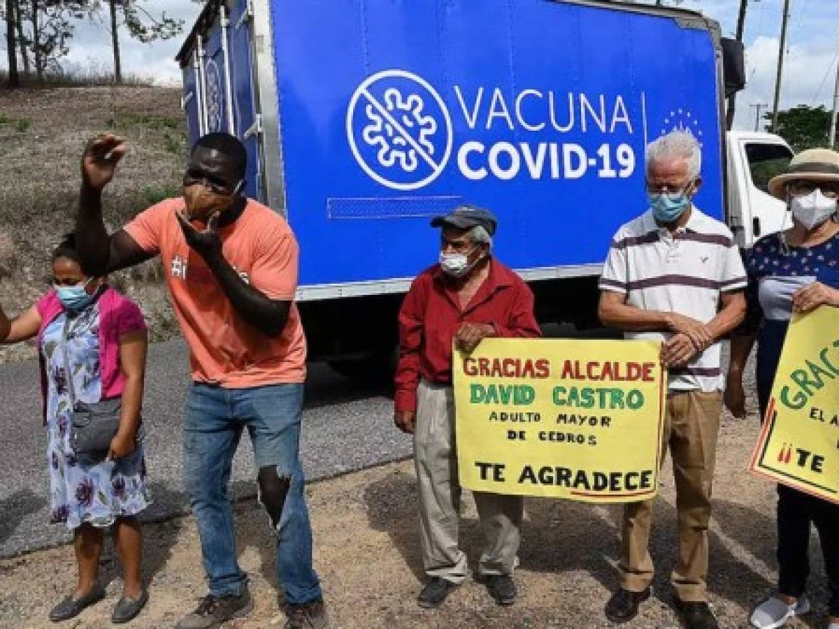 Nayib Bukele autoriza donación de más vacunas para Honduras