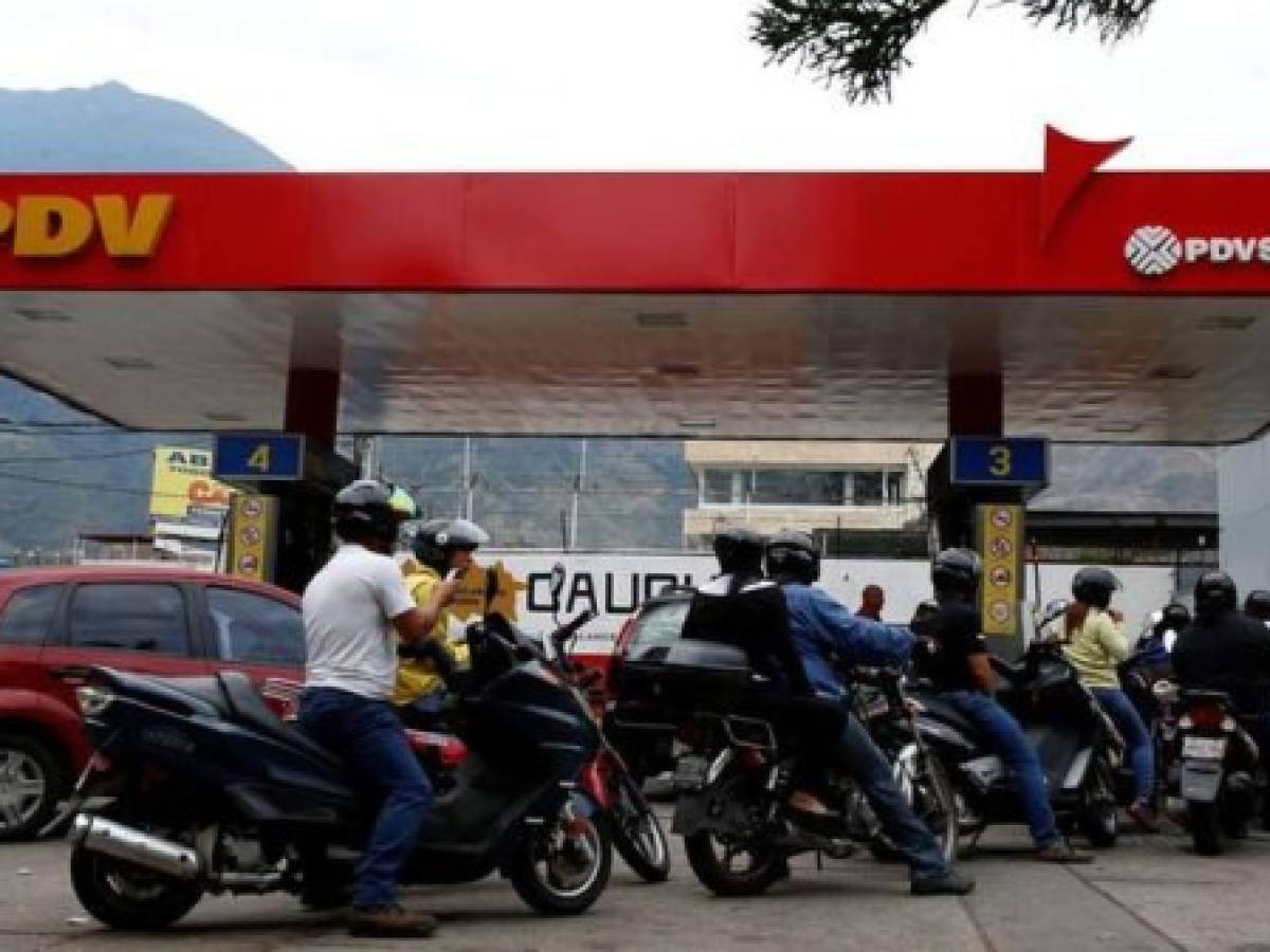 Venezuela: el gigante petrolero se queda sin gasolina