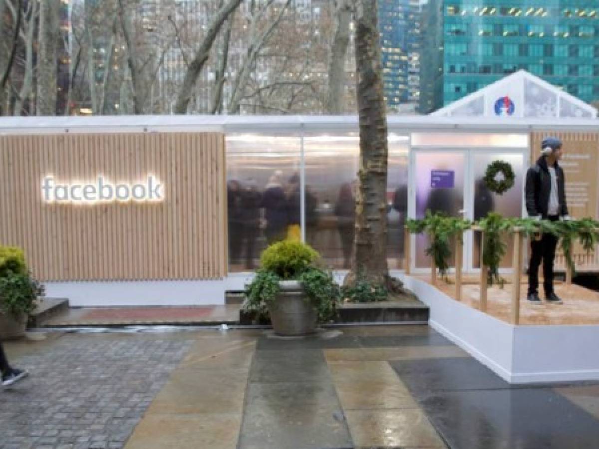 Tras su peor año, Facebook reparte chocolate y consejos de seguridad