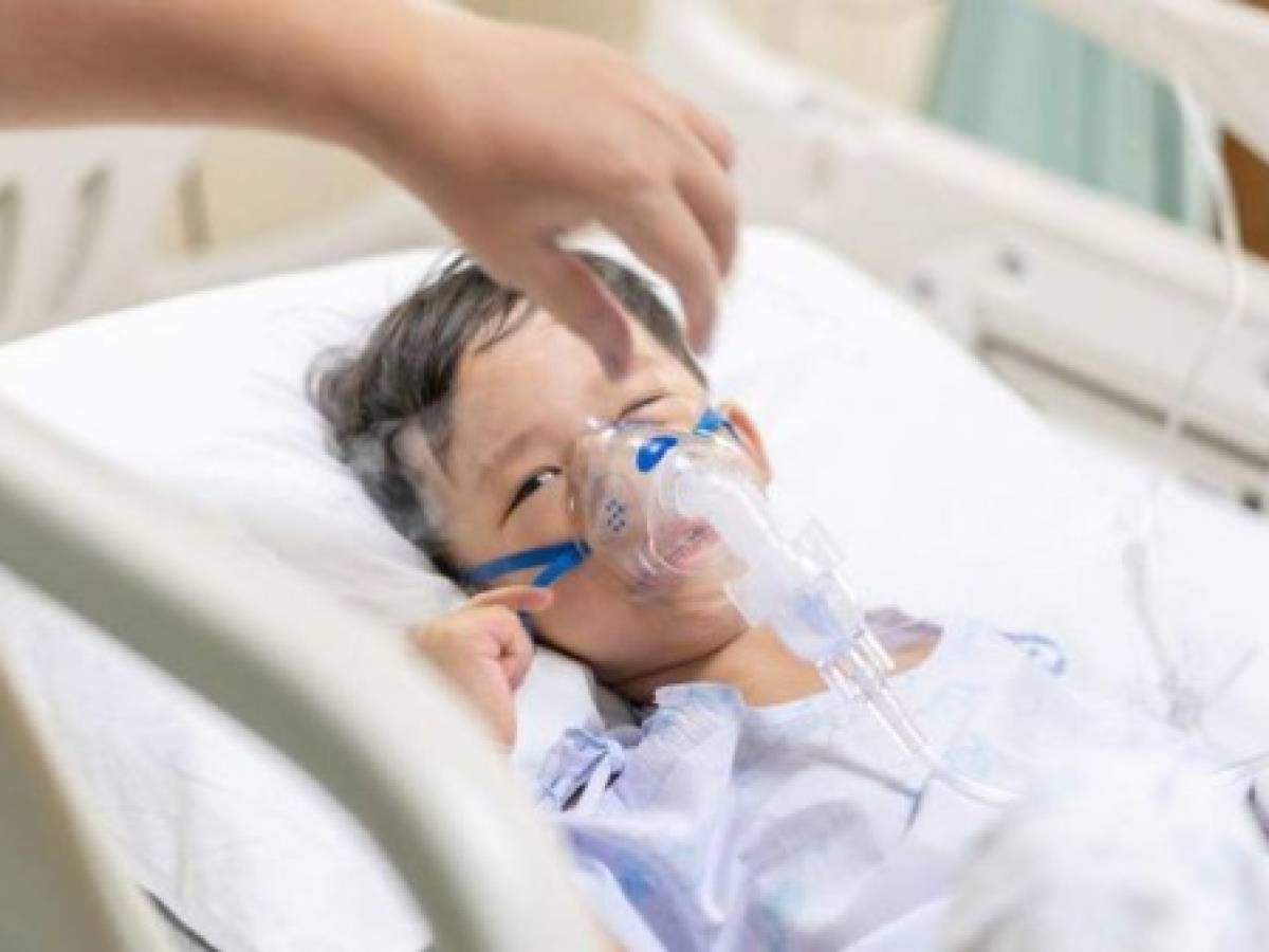 Hospitalizaciones pediátricas aumentan con ómicron en EEUU