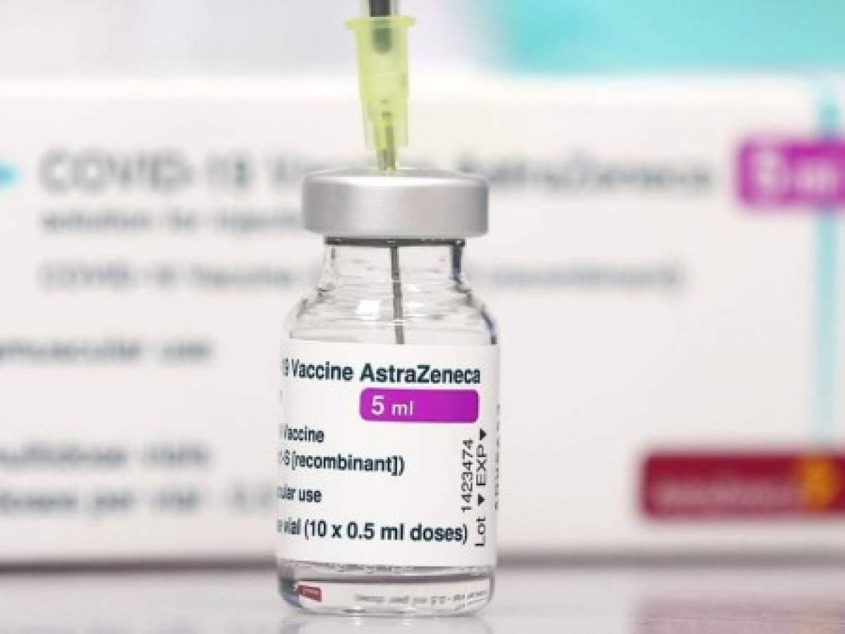 Costa Rica guardará vacunas AstraZeneca a la espera de opinión sobre posibles secuelas