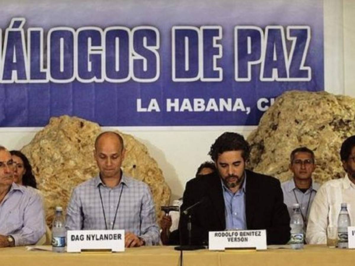 FARC invita a empresarios a asumir retos de la paz