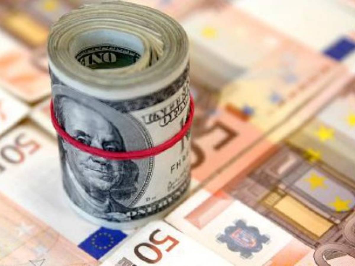 El euro se resiste a la paridad uno a uno con el dólar