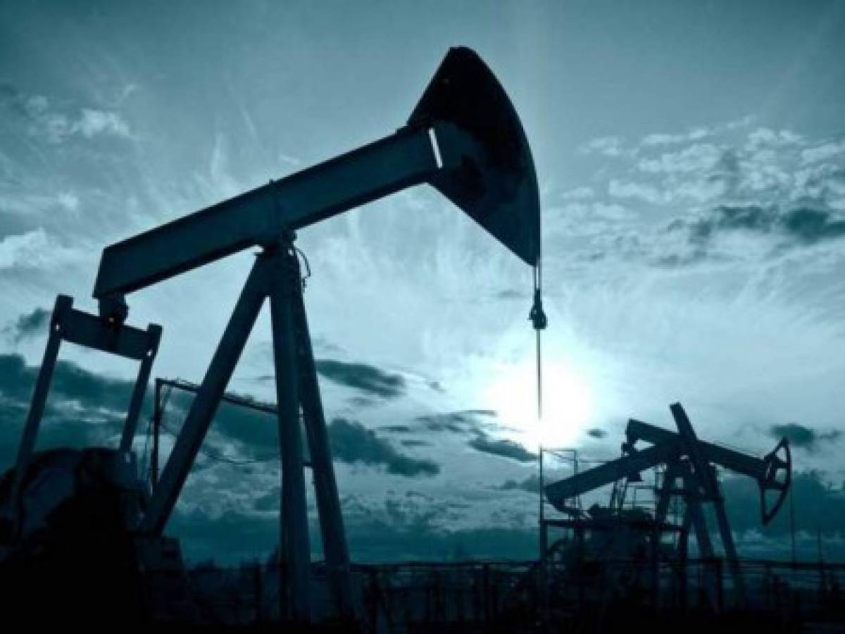 Petróleo WTI cae a mínimos de siete meses tras parte de tranquilidad desde Irán