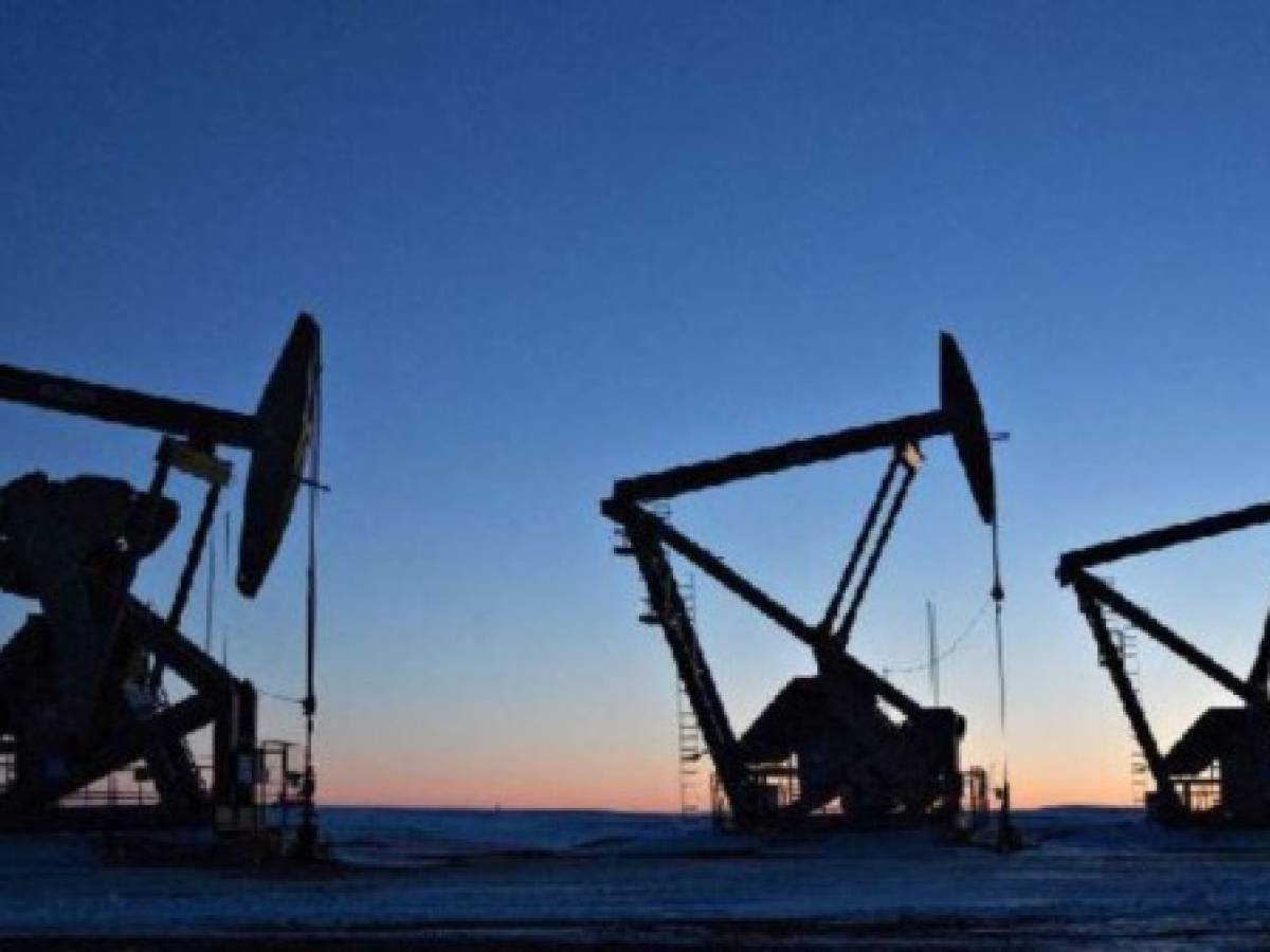 El petróleo cae tras nuevos ataques de Trump contra la OPEP