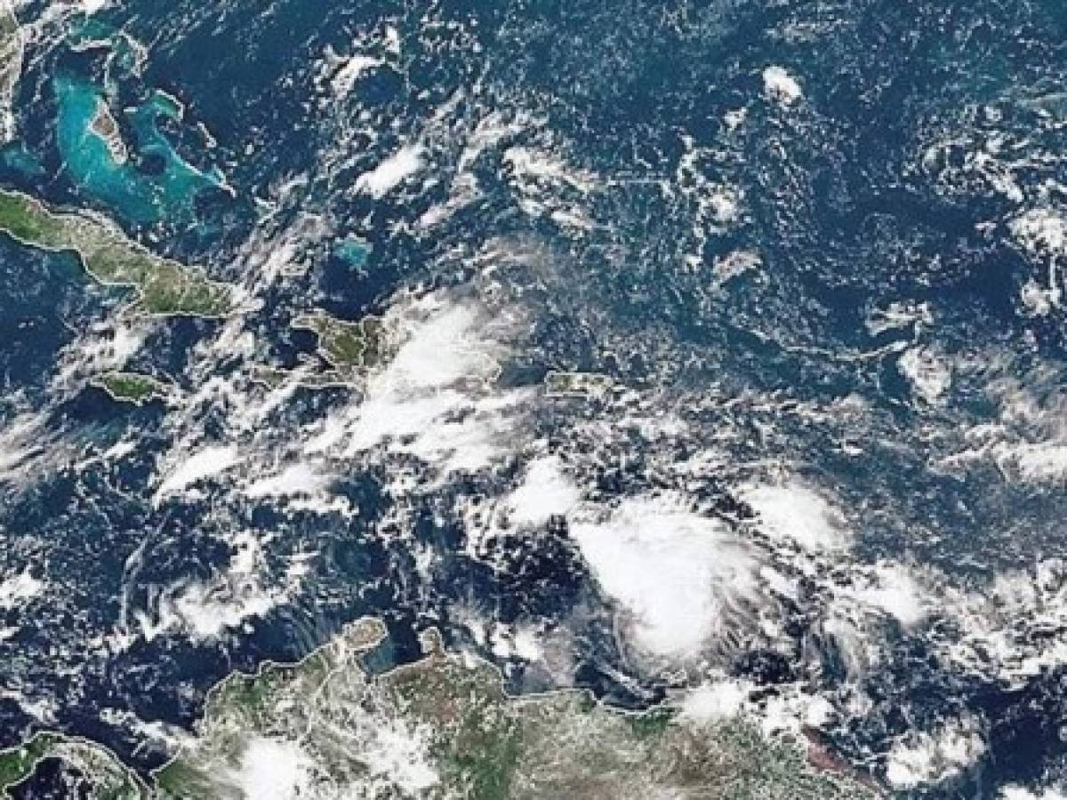 El Salvador eleva nivel de alerta ante amenaza de eventual huracán