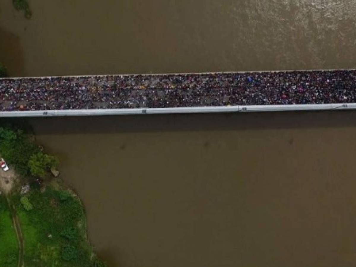 México mantiene en vilo avance de caravana de migrantes hondureños