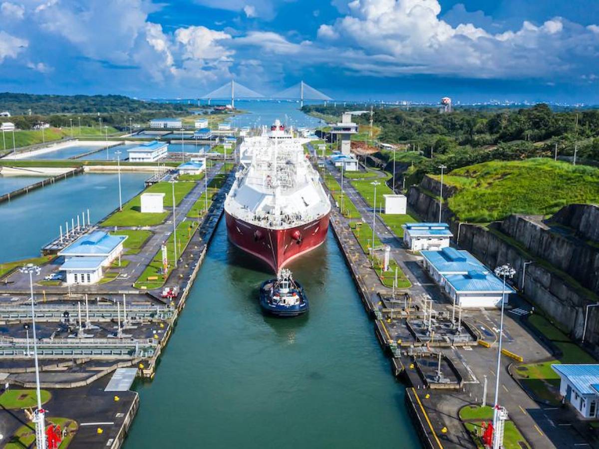 Canal de Panamá podría limitar y reagendar tránsito de buques por sequía