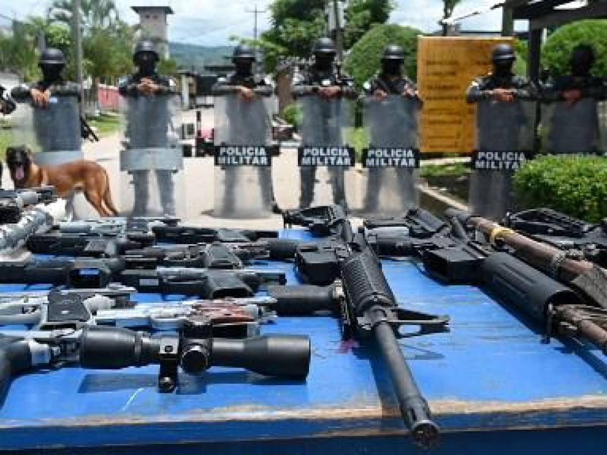 Decomisan arsenal a pandilleros en cárceles de Honduras