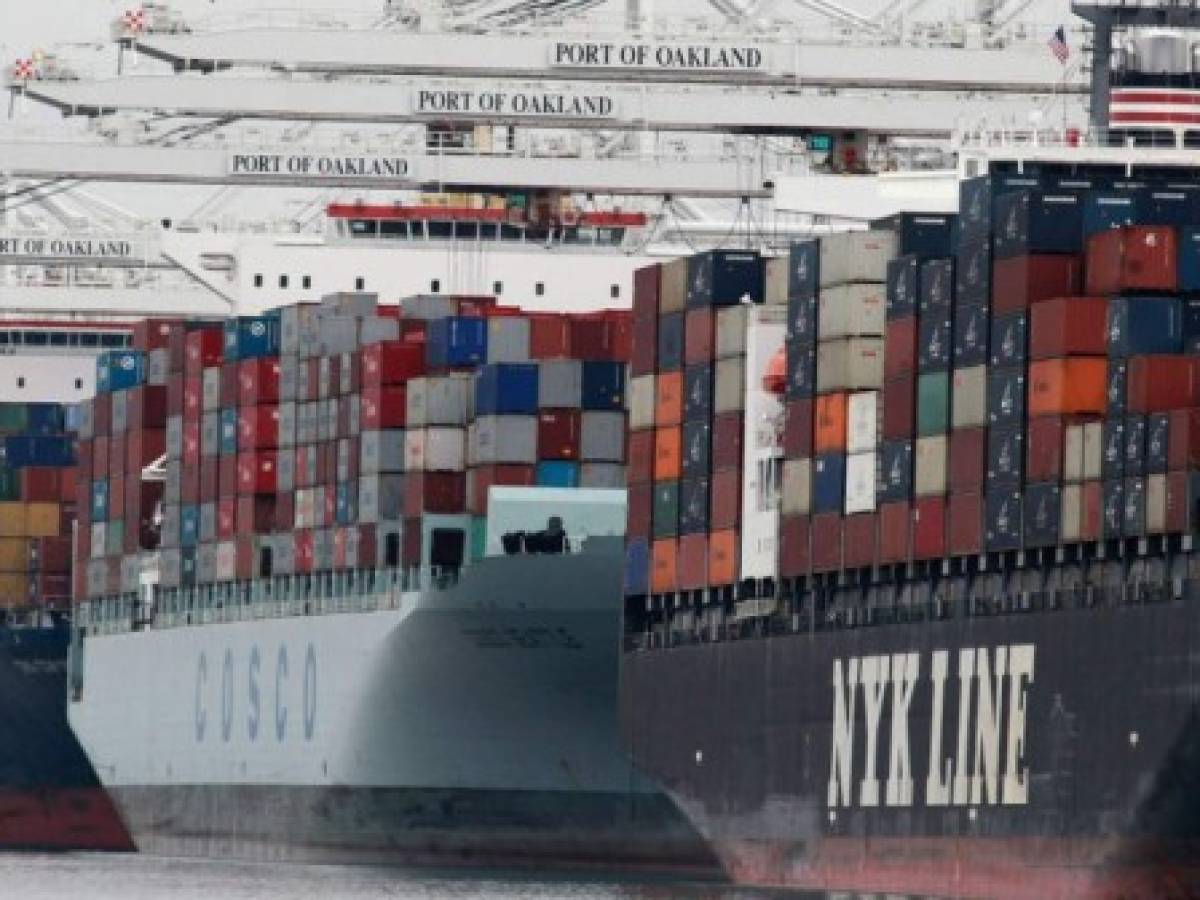 China responde a desafío comercial de EEUU tasando 128 productos estadounidenses