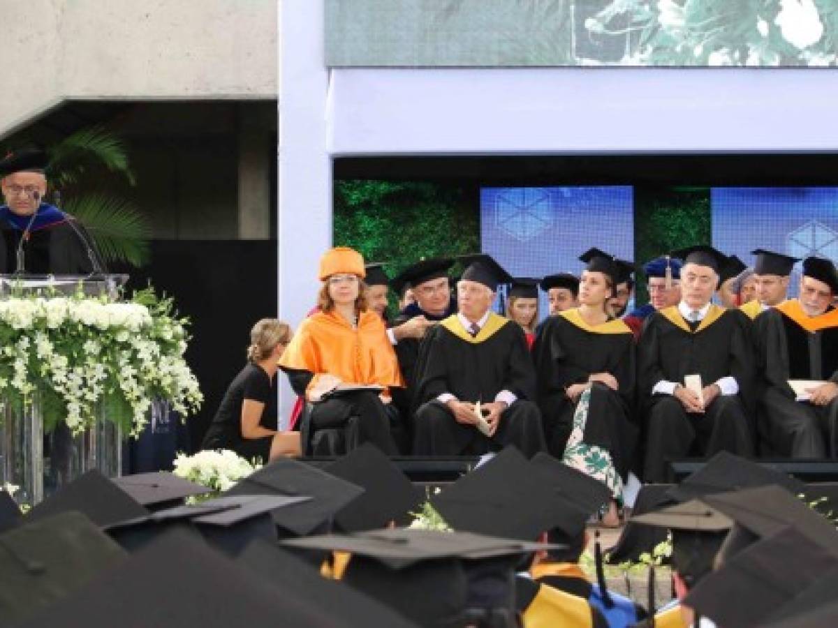 Decano de Harvard fue Orador de Fondo en Ceremonia de Graduación y 50 aniversario del primer MBA de INCAE